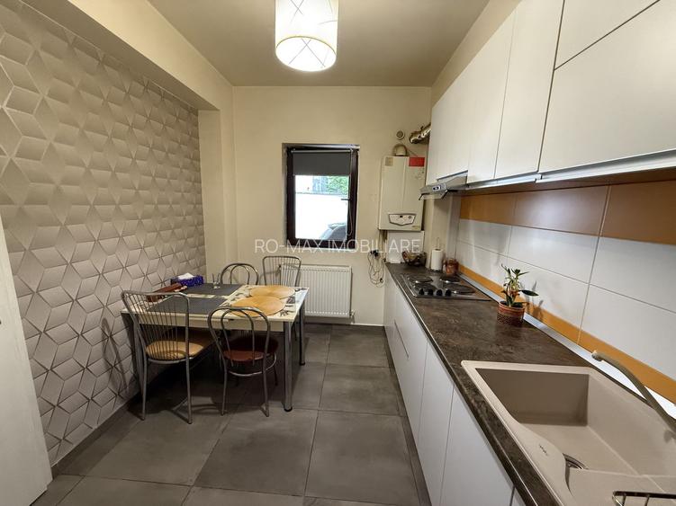 Casă înșiruită complet mobilată + curte+ 2 parcari în complex inchis! - 14