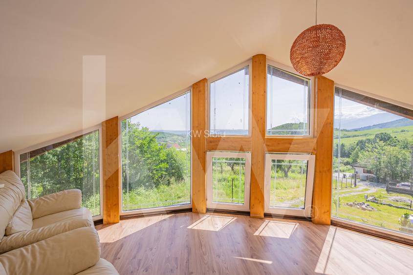 Casa de vacanta spatioasa cu priveliste spectaculoasa in Tocile - 4