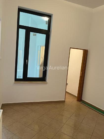De vânzare apartament 4 camere, sectorul 3 - 13