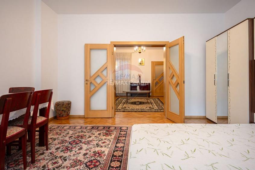 De inchiriat apartament 3 camere la casă, zona Florilor cu parcare - 17