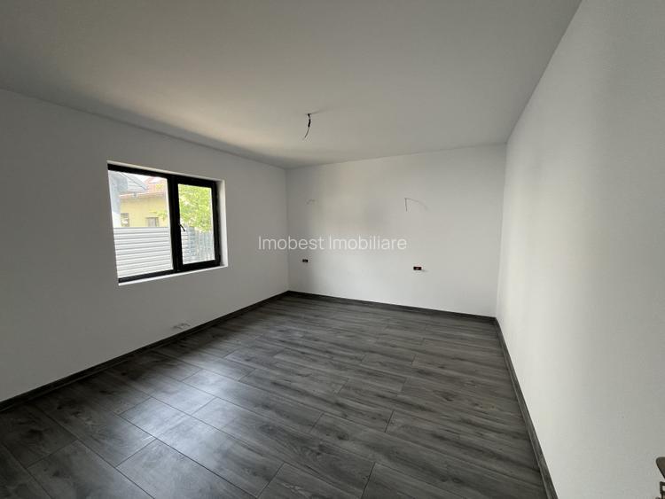 Pret redus, zona deosebita, casa la sol, 3 camere, posibilitate M, Valu lui Tr! - 4