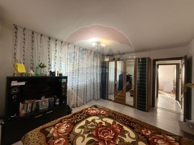 Apartament cu 3 camere de vânzare în zona Lapus - 4