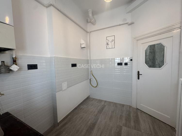 Bijuterie interbelică în centru - 13