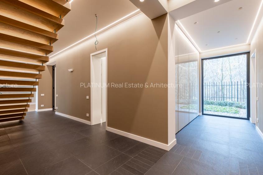 Exquisite Premium Villa for Sale: Unparalleled Elegance towards Baneasa Forest - 11