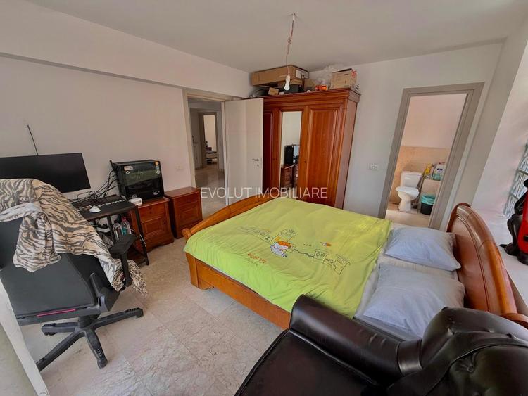Vila cu potential rezidential sau investitie Faleza Nord 300 m de mare - 4