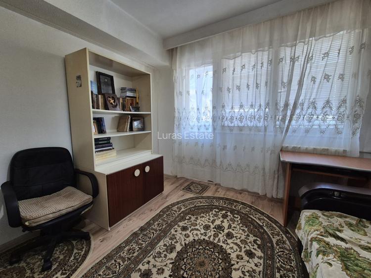Apartament 3 camere de vânzare – Zona Centrală, decomandat - 3