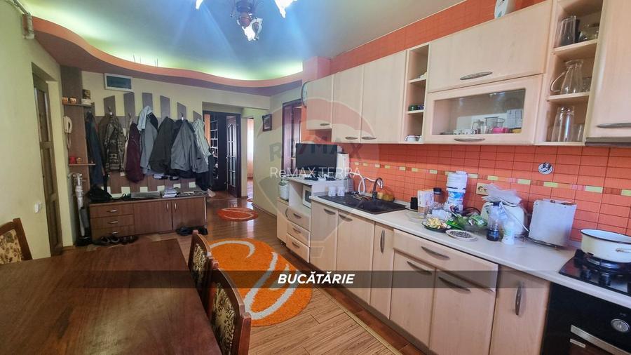 OCAZIE!!! Apartament cu 3 camere, 2 bai et. 2 Str. Hortensiei CENTRAL - 5