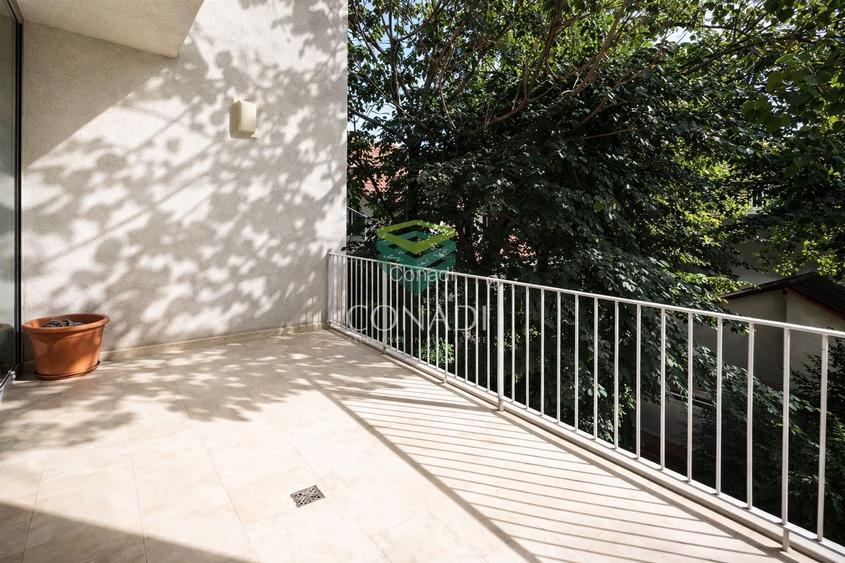 Duplex - Proiect castigator al "Anualei de Arhitectura" - 3 camere - 12