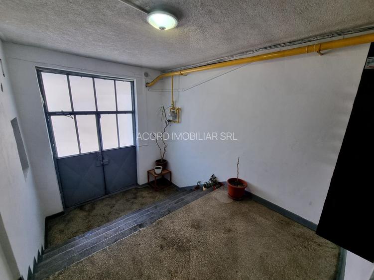 Navodari central -apartament 3 camere decomandat stradal - 18