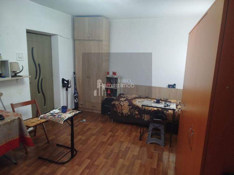 Garsoniera decomandata Dristor / Calea Vitan - 2