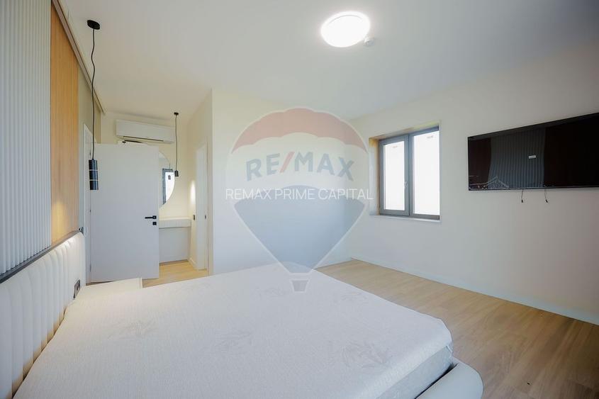 De vânzare Vilă cu 8 camere în Sânmartin, 290 mp util, teren 1100 mp - 43