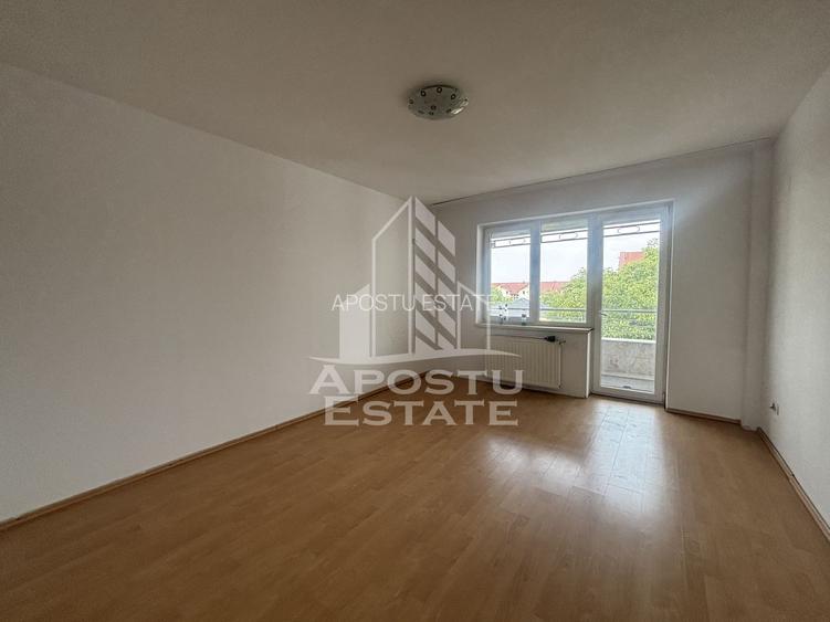 Apartament cu doua camere in zona Girocului, loc de parcare - 2