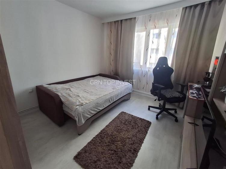 Apartament 3 camere decomandat pivnita zona Vasile Aaron - 3