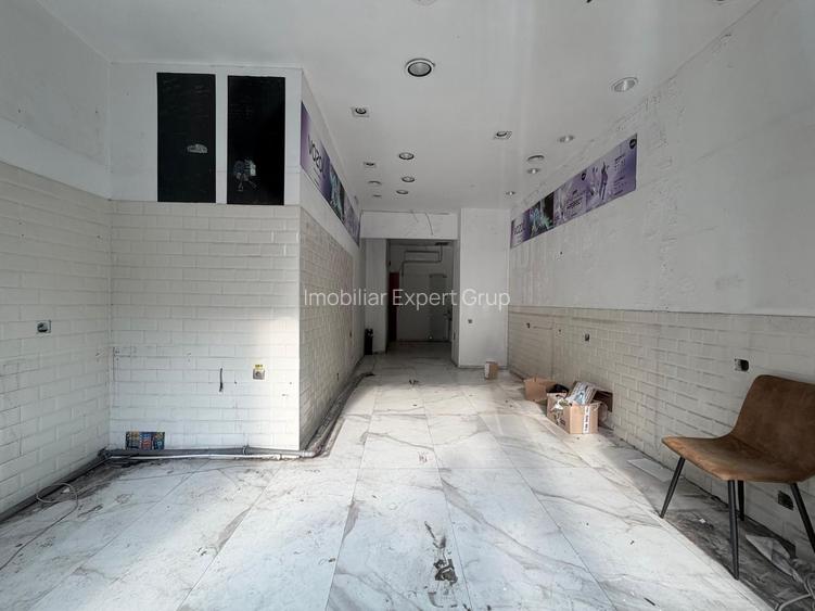 Metrou Universitate sp 37 mp trafic intens pietonal vizibilitate buna - 2