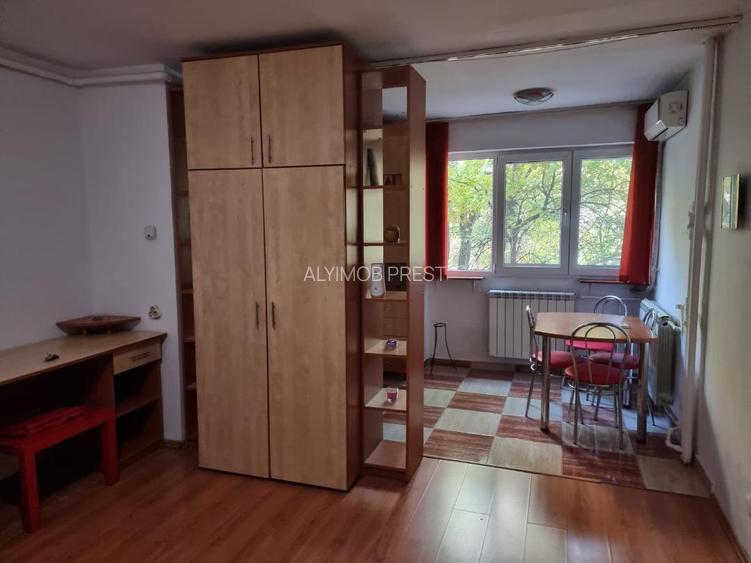 VANZARE GARSONIERA MILITARI- VETERANILOR - 11