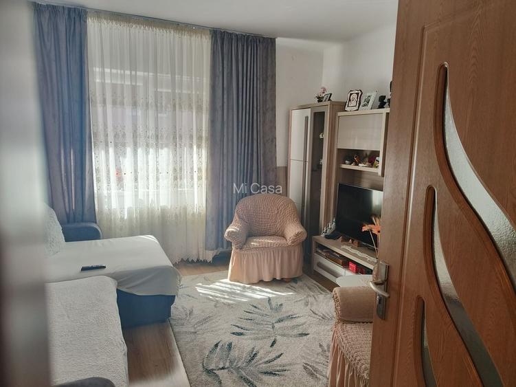 Casa singur in curte zona Astra - 2