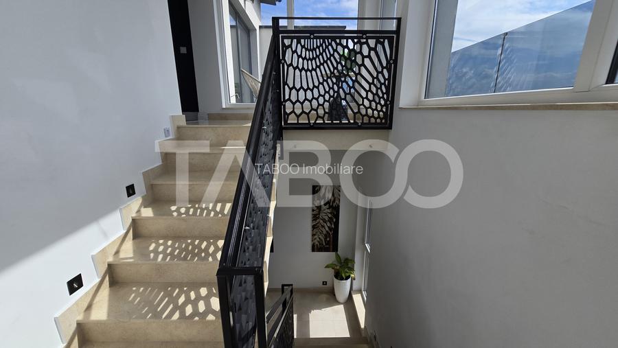 Pensiune de vanzare cu 11 camere 9 bai filigorie parcari zona Turnisor - 11