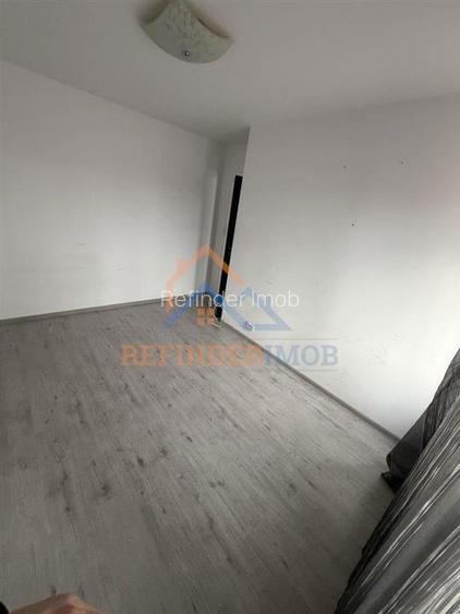 Apartament de vanzare cu 3 camere, 2 grupuri sanitare, Bulevardul Timisoara - 2