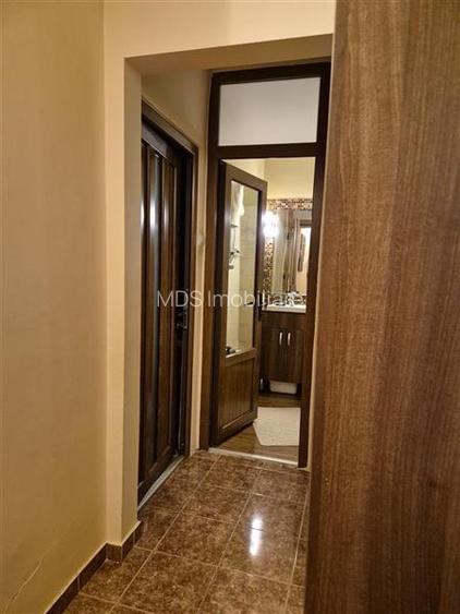 Decomandat cu 2 băi la etajul 3 - 7