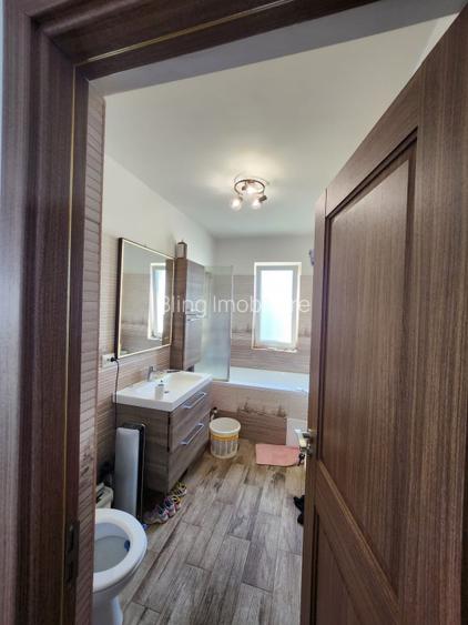 Apartament cu 3 camere 2 parcari, priveliste frumoasa, zona Terra - 6