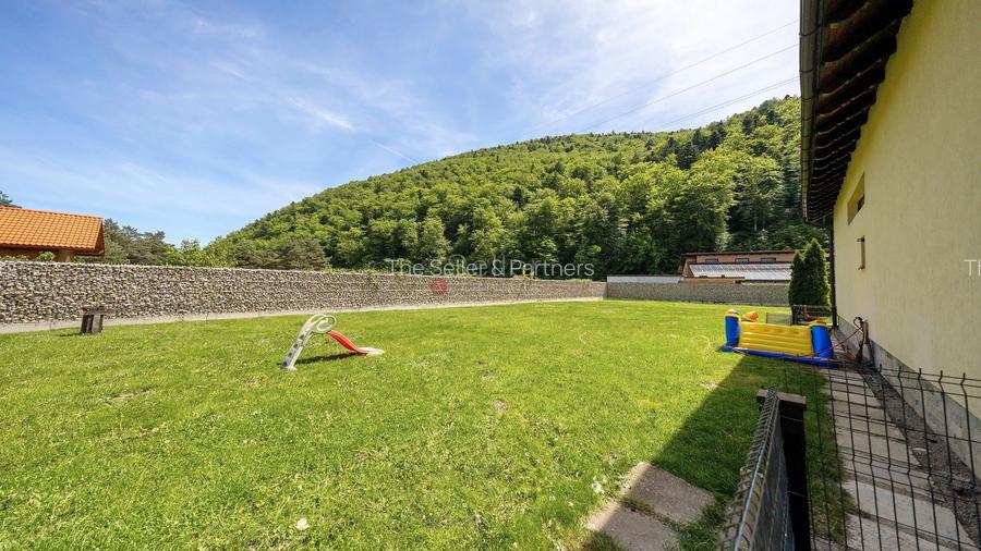 Suprafata generoasa teren - 60