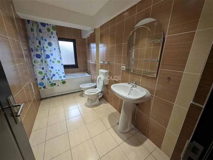 Chirie vila in oras - curte - mobilata si utilata - 23