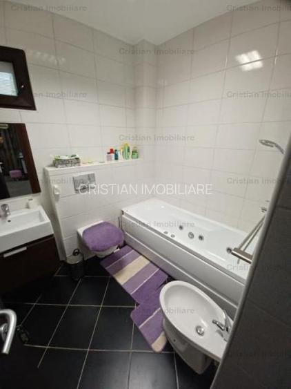 VILA D+P+2, FINISAJE CALITATE SUPERIOARA, zona Centrala, Mobilata - 16