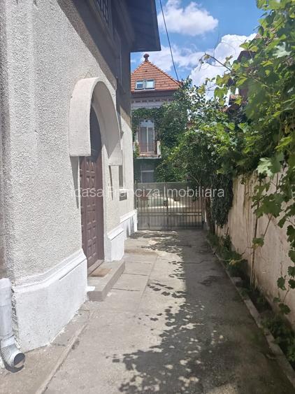 Casă de vânzare – 5 camere într-o vilă interbelică, 125 mp - 2
