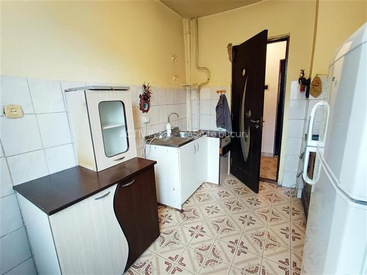 Apartament 3 cam. et. 2 in Moldova Nouă - 8