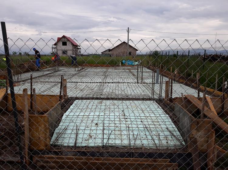 Teren 1000 mp pentru constructie case , cu fundatie si proiect - 5