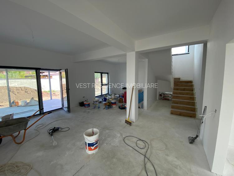 Case individuale cu 4 camere si mansarda. Teren 400 mp. Comision 0 - 13