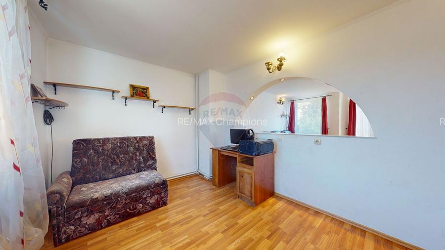 Casă individuală de vânzare | P+E+M | Central | Cristian - 11