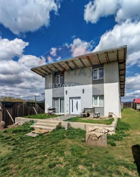 Casă / Vilă cu 4 camere de vânzare - 2