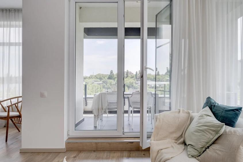 APARTAMENT CU 3 CAMERE - VEDERE LA LAC