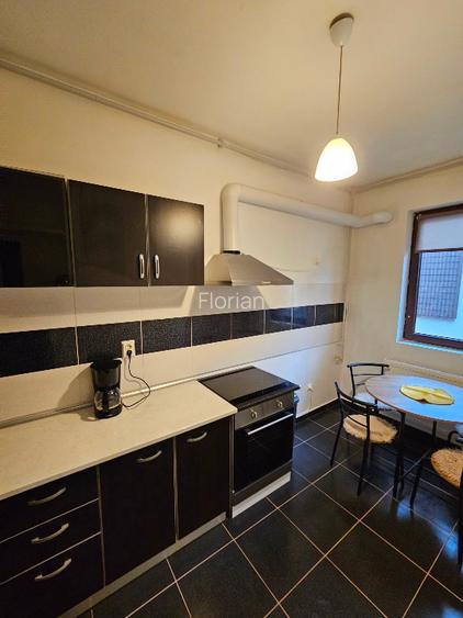 Privat închiriez garsoniera dubla  - 3
