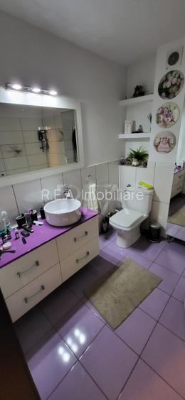 2 case si curte individuala la 400 de metri de statia de metrou Dristor 2  - 26