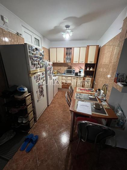 Vila 10 camere | Curte| Vitan | Metrou| Mihai Bravu 10' - 11