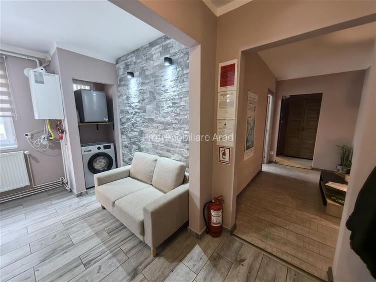 Apartament 2 camere Ultracentral - Salon - Birou - Cabinet - 3