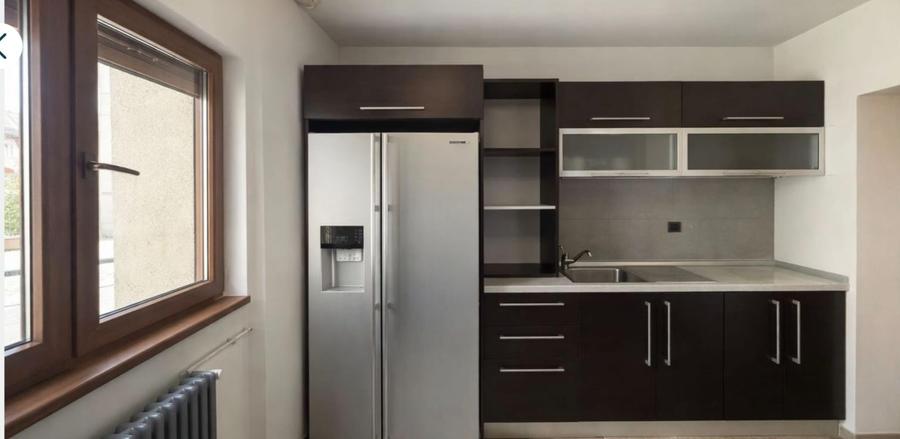 De vânzare – Apartament 4 camere, Zona Medicina