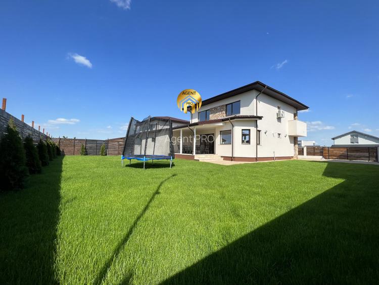 Vila Individuala 5 camere Cu Magazie și Pivnita - 530mp Teren! - 24