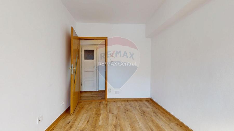 Apartament 3 camere - Centrul Civic, lângă Camera de Comerț - 11