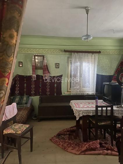 Casa veche cu sura zona linistita - 17