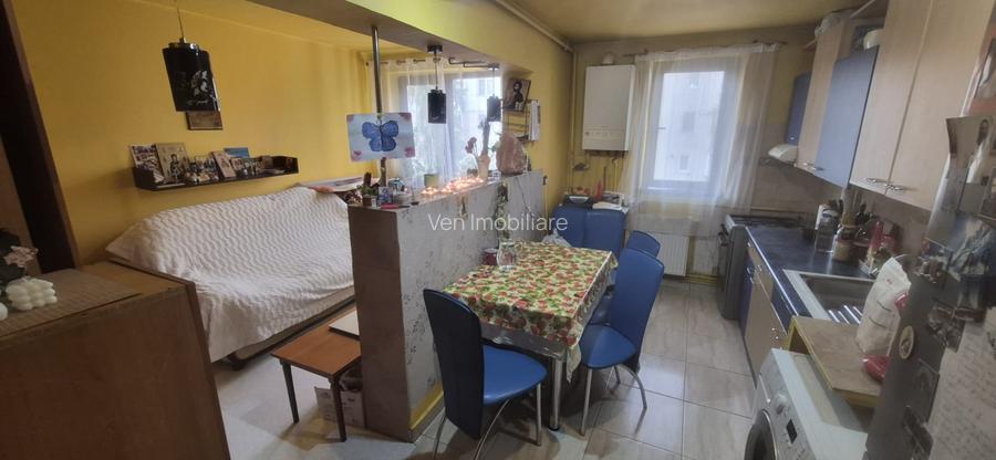 Apartament 3 camere , zona Liceul Liviu Rebreanu - 3