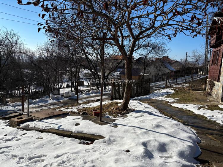 Casa gospodarului, bine întreținută, cu teren generos – Comarnic - 19