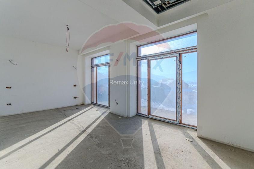 Activ Hotelier SubEvaluat | 18.000 mp construiti | 3 ha teren | BRASOV - 35