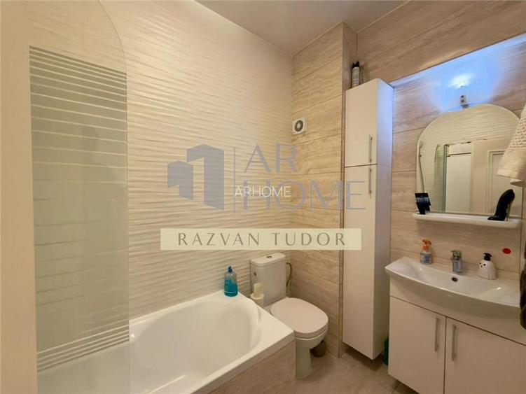 Apartament 4 camere de lux, loc de parcare , Ploiesti , zona 9mai - 7