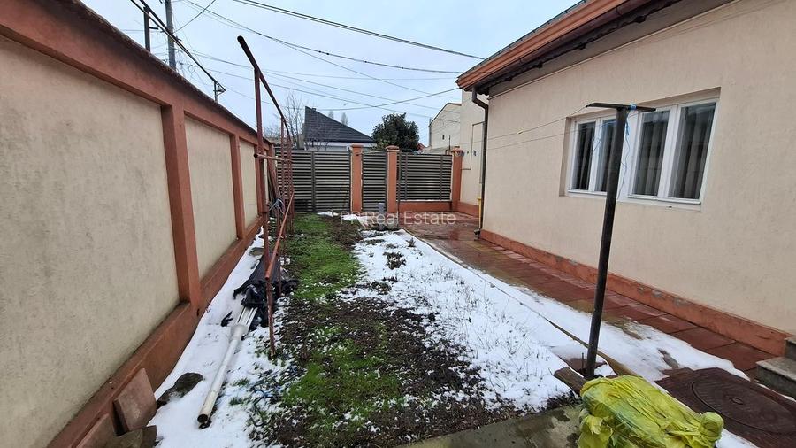 Casa caramida (zona Tomis II) - 3 camere + teren 176 mp - 2