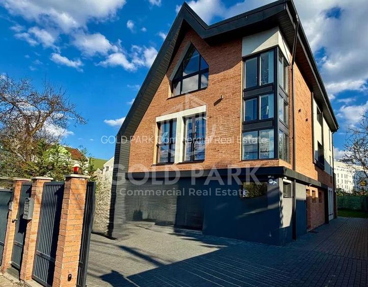 Cladire de Birouri Moderna - Zona Centrala - Locuri de Parcare - 2