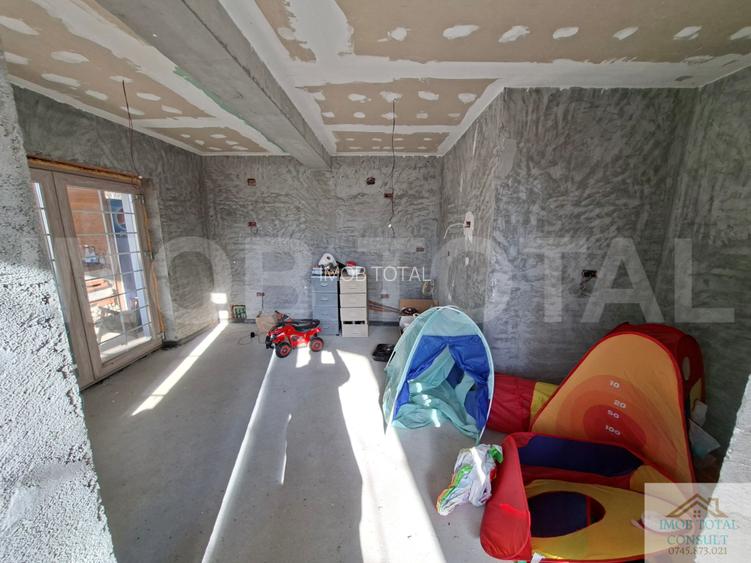 Vila spatioasa Valea Ursului - Bascov, la gri - 4