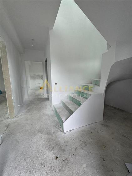 Vila P+1 cu 4 camere - 2 bai { Popesti Leordeni }